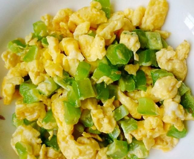 鸡蛋炒苦瓜的最佳做法图1