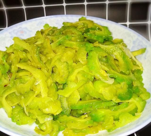 鸡蛋炒苦瓜的最佳做法图9