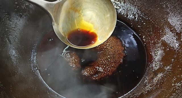 过年在家做个荔枝肉吃，口感脆爽酸甜开胃，大人小孩都爱吃