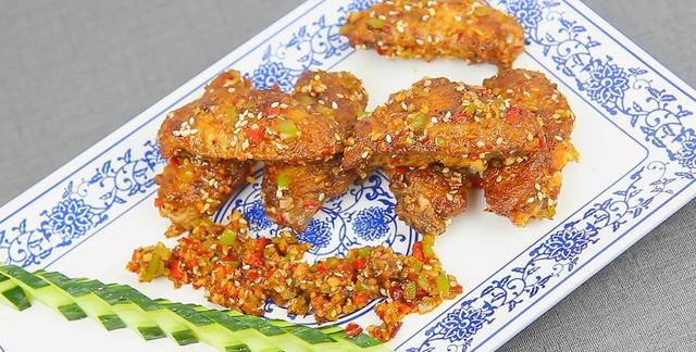 大厨分享5种孩子爱吃的鸡翅做法，解馋又美味，好吃到舔手指