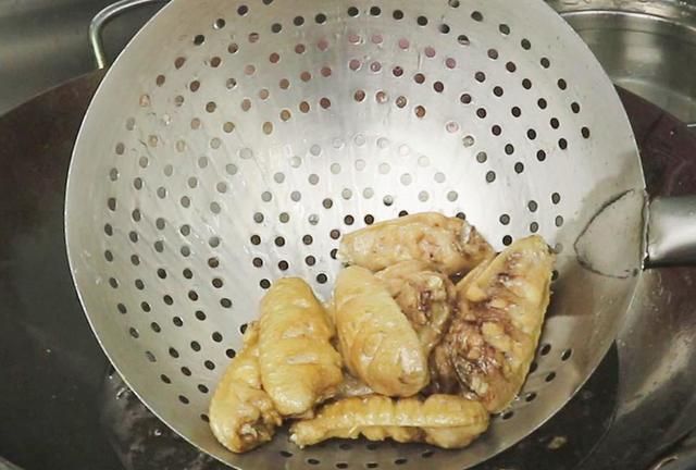 大厨分享5种孩子爱吃的鸡翅做法，解馋又美味，好吃到舔手指