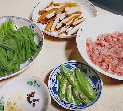 简单几步做好一盘豆腐干炒肉丝，快速搞定一餐饭