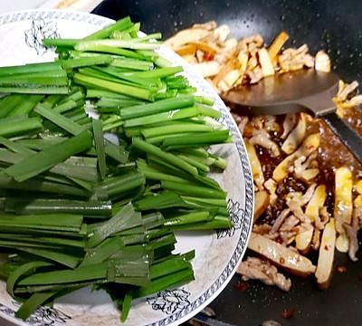 简单几步做好一盘豆腐干炒肉丝，快速搞定一餐饭