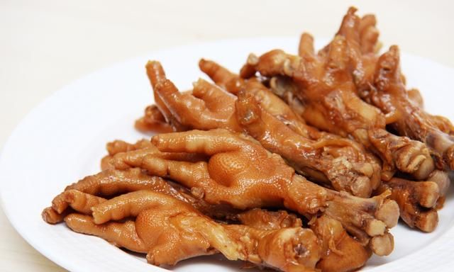 鸡爪最好吃也最简单的做法就在这里 Q弹又脱骨的美味秘制酱凤爪