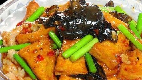 家常豆腐怎么炖好吃(家常豆腐炖白鲢做法)图6