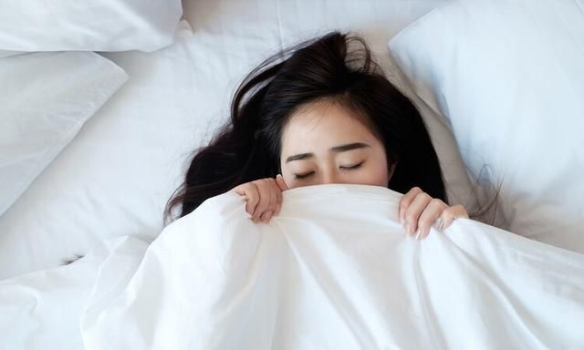 男女裸睡有多舒服？别不好意思，试过的人可收获5个好处