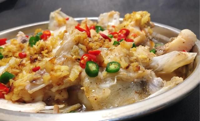 春末夏初多吃此鱼头，物美价廉，上锅蒸一蒸，味美鲜嫩无腥味