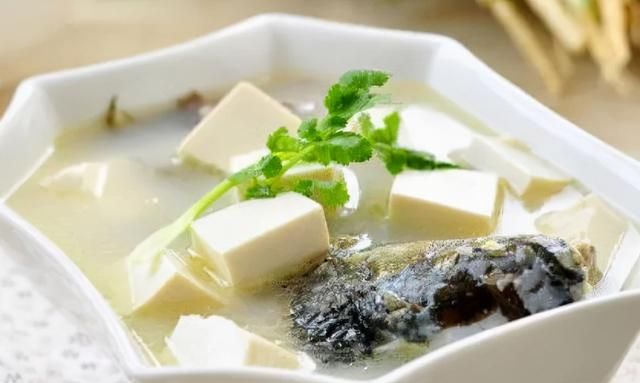 春季雨水多，食疗加泡脚，内外结合排寒湿