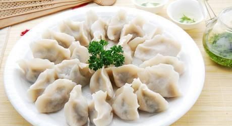 怎么包茄子馅的饺子,茄子鸡蛋饺子素馅怎么调最好图3