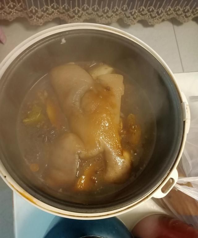 就是家里常用的调料，家庭版卤猪头