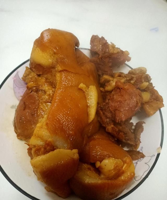 就是家里常用的调料，家庭版卤猪头