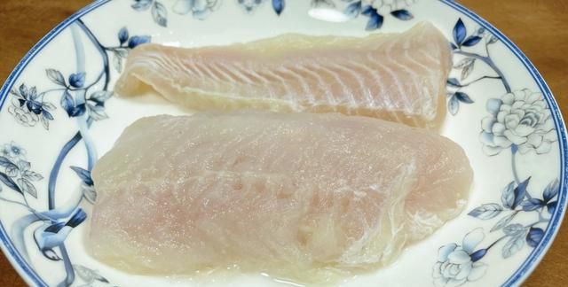 冬天吃鱼懂行的专挑它，比鲈鱼便宜，比带鱼鲜美，肉嫩刺少，真香