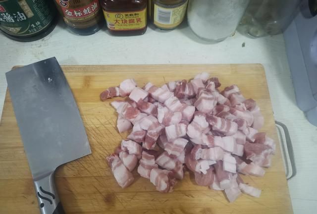 家常菜土豆红烧肉