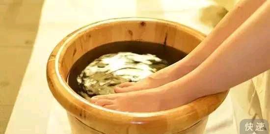 艾叶泡脚好吗(艾叶泡脚要不要煮熟)图1