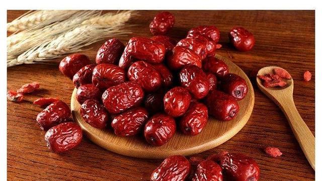 红枣有什么营养价值?什么人千万不能吃红枣呢图3