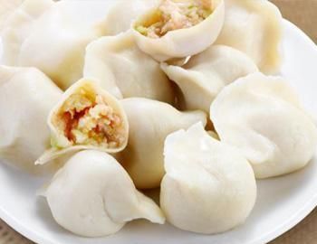 包白菜饺子怎么包,包大白菜馅儿的包子怎样包才好吃图5