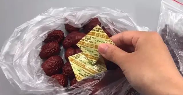 食品中的干燥剂，一包也别扔，这5个妙用特别值钱，看完回家找找