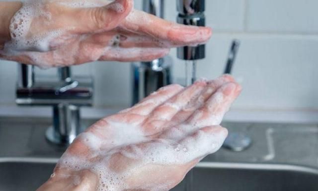 秋冬干燥敏感，需要选对温和洁面哦