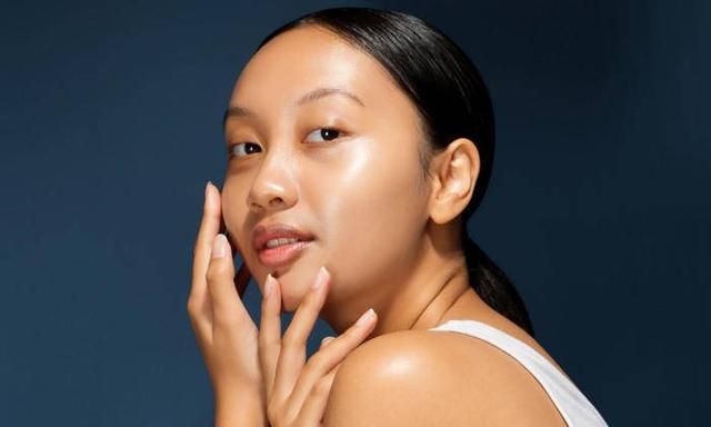 秋冬干燥敏感，需要选对温和洁面哦