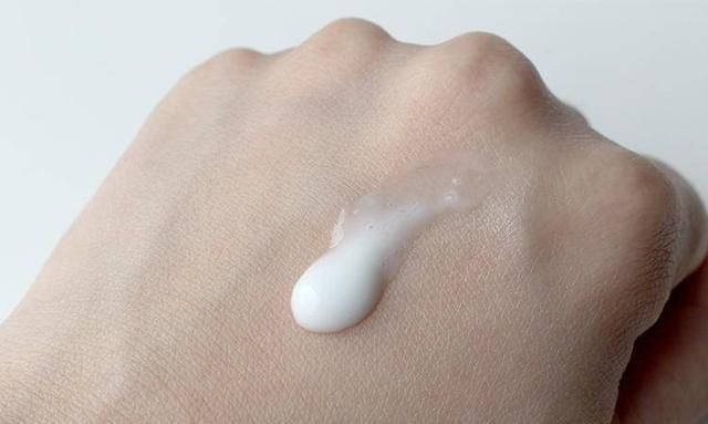 秋冬干燥敏感，需要选对温和洁面哦