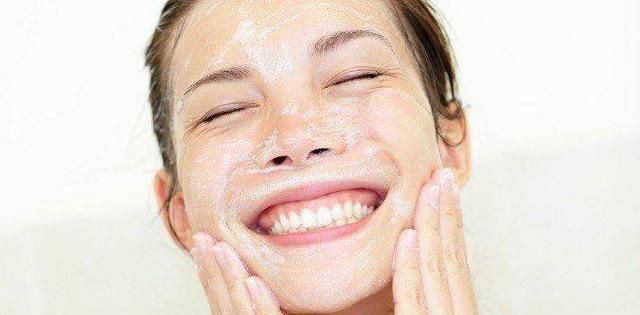 秋冬干燥敏感，需要选对温和洁面哦