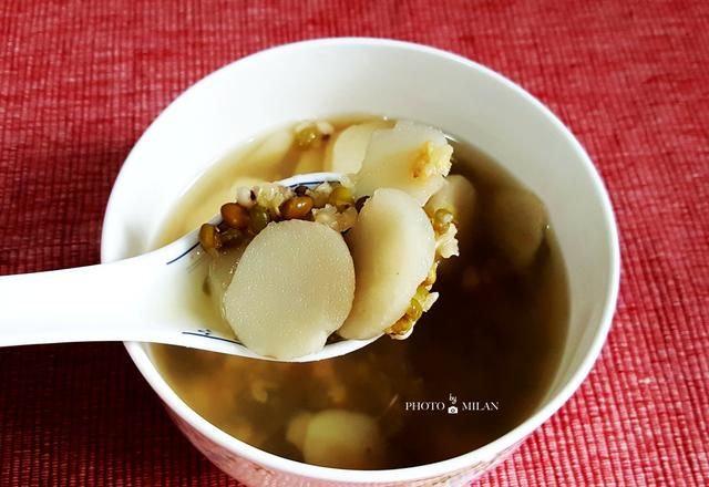 夏天吃什么降火(夏天吃什么降火最好)图1