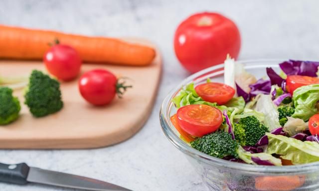 药补不如食补！科学家分析“抗衰老饮食”，跟着3点吃更健康