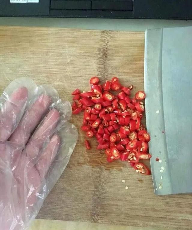 切辣椒后手部火辣辣怎么办，这几个方法效果好，赶紧学学吧
