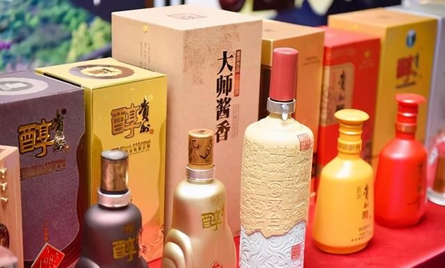 “中国4大名酒”有哪些？你喝过几种呢？原来白酒还能这么排名