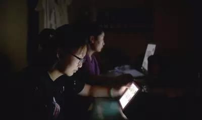 眼睛好疼怎么办(眼睛上部疼怎么办)图1
