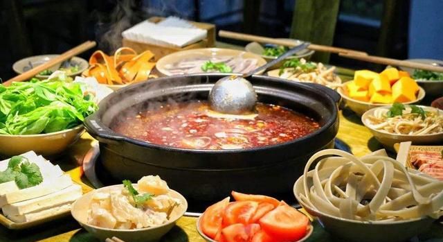 这“5碗蘸料”堪称火锅界的扛把子，都吃过的不是内行就是吃货
