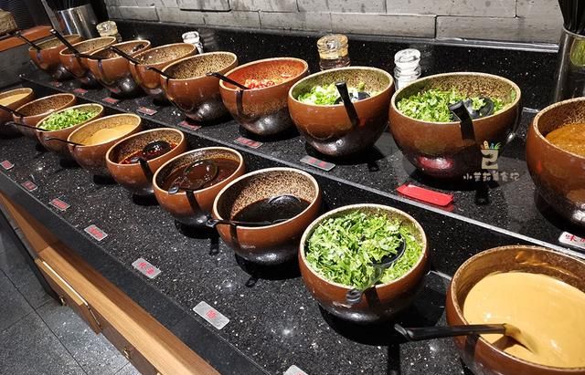 这“5碗蘸料”堪称火锅界的扛把子，都吃过的不是内行就是吃货