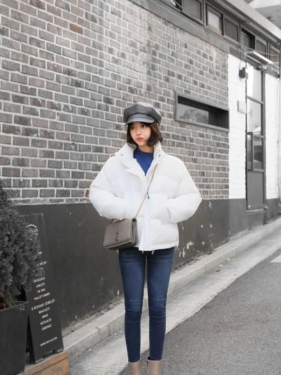 白色羽绒服套什么好看,白色羽绒服脏了怎么洗图3