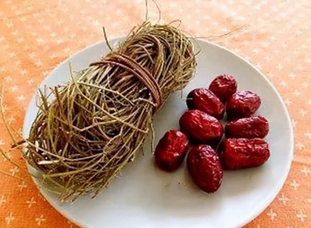 这味岭南常见草药，煲汤可清热解毒、疏肝止痛