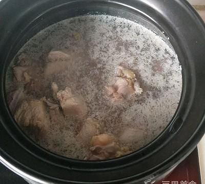 一碗让你神清气爽的营养汤_天麻当归鸡