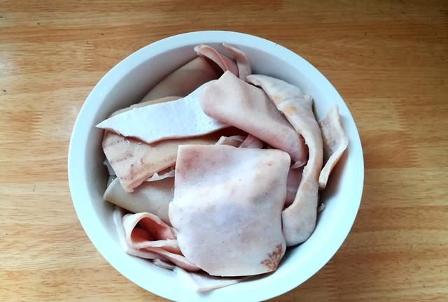 入秋后，吃猪肉不如吃它，3元1斤，富含胶原蛋白，卤着吃真香