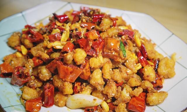 鸡鸭身上这一部位，被称为“掌中宝”，口感爽脆，下酒最适合了