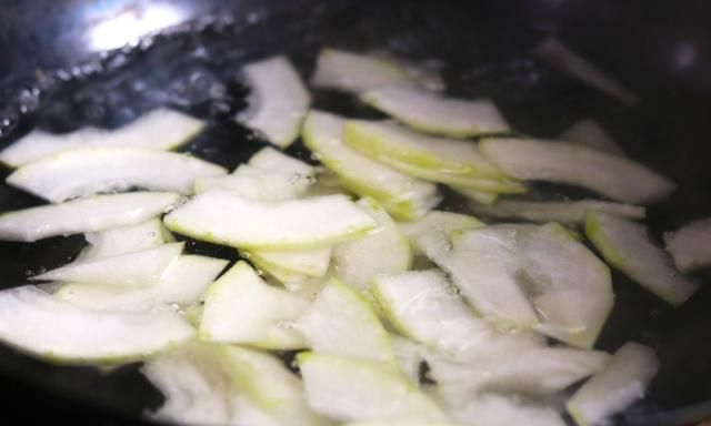 别光顾着吃饭，三伏天得来一道汤，开胃清暑，成本不到10块钱