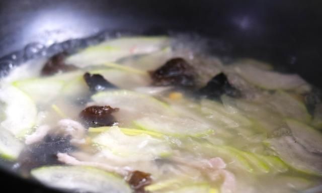 别光顾着吃饭，三伏天得来一道汤，开胃清暑，成本不到10块钱