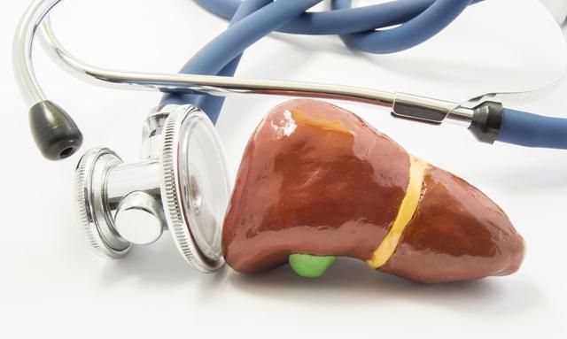 肝功能检查能看出多种疾病？这4个指标，医生教你一眼看出异常