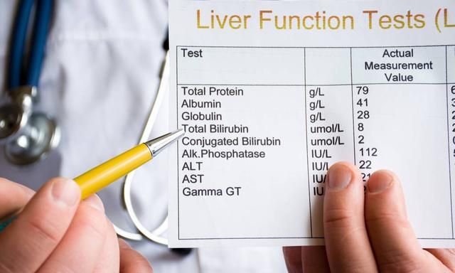 肝功能检查能看出多种疾病？这4个指标，医生教你一眼看出异常