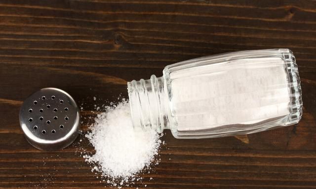 盐中有剧毒添加剂？经常吃含亚铁氰化钾的食盐，对人体有害吗
