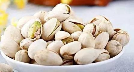 中医说年货·坚果 | 零食届的“营养担当”，价值和食用禁忌你知道吗～