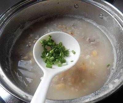 黄豆瘦肉粥有什么作用与功效,黄豆煲瘦肉粥有什么功效图2