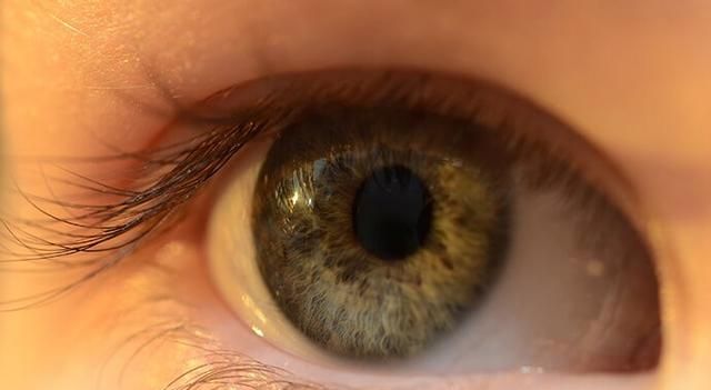 什么是冰晶石玻璃义眼片