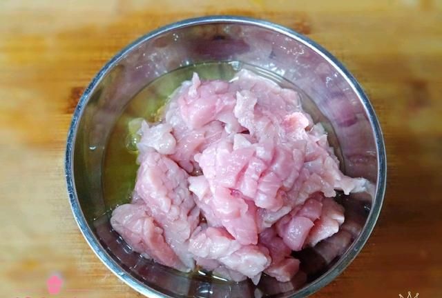 一道福州特色菜“荔枝肉”，将猪肉这样做，我还能再吃3碗米饭