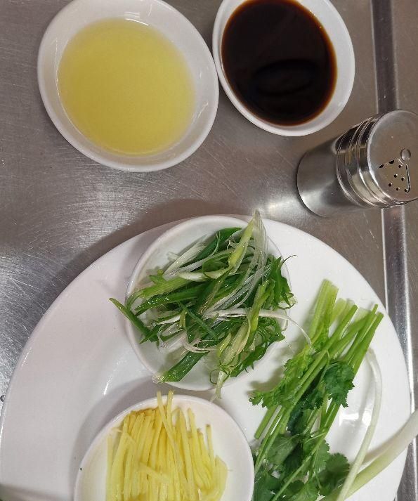 家庭式最简单的清蒸石斑鱼，大酒店的味道，皮嫩肉滑，味道鲜美
