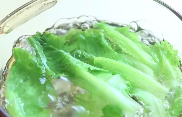 分享一款银鱼生菜粥，鲜香味美，营养丰富，孩子爱吃的早餐粥羹