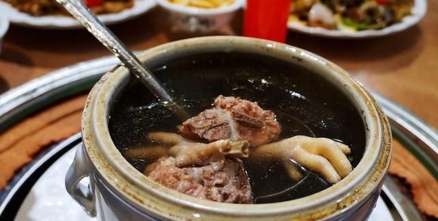 无汤不成宴，详解广东人如何炖薏米祛湿排骨汤，4步即可完成