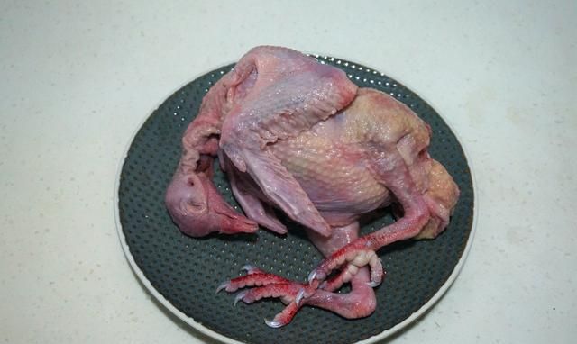 都说一鸽胜九鸡，你真的会煲鸽子汤吗？老人女人可得常喝着！